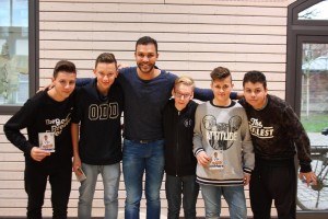 KSC-Fans mit Daniel Gordon